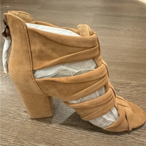 Splendid | Nando Suede Heel - Picture 6 of 6